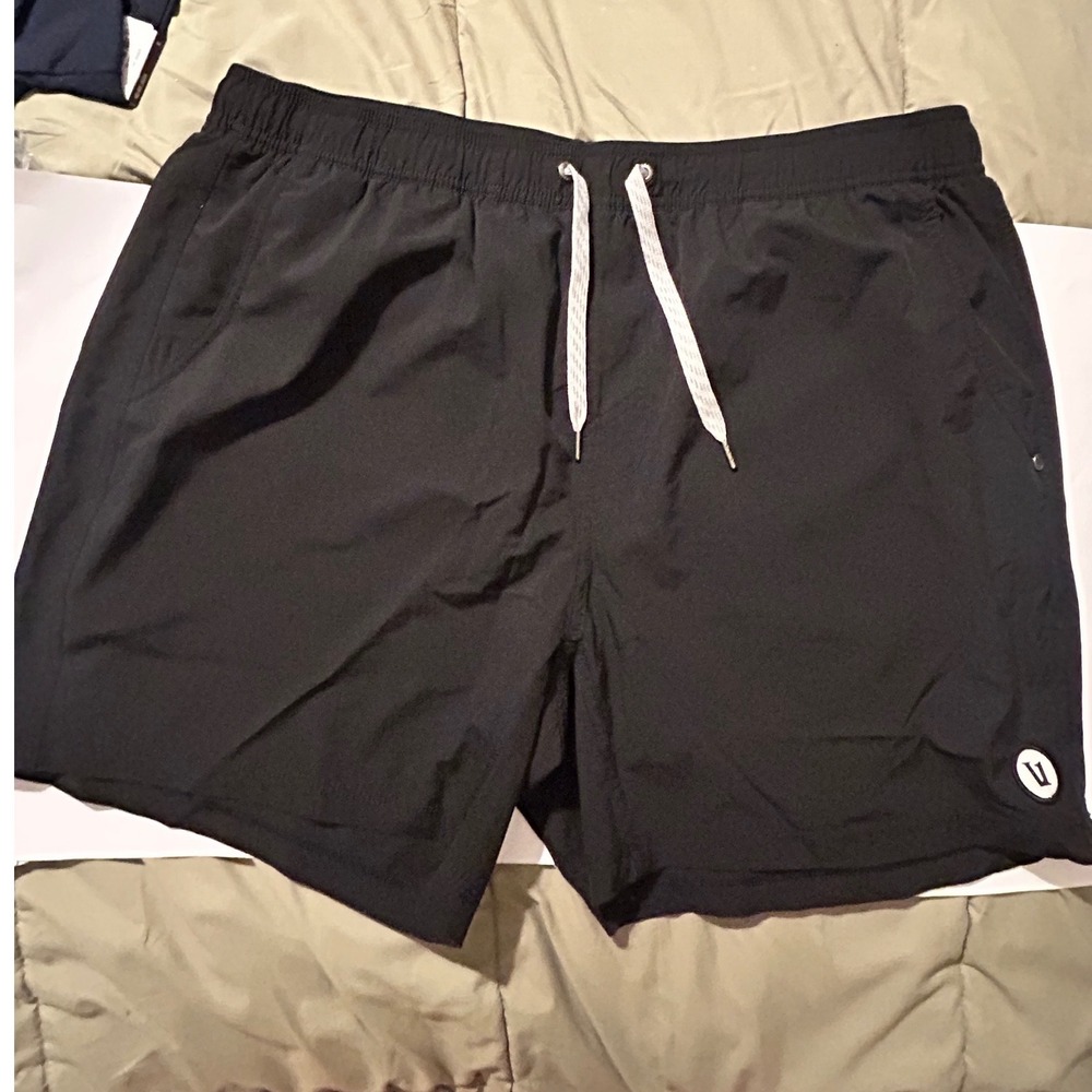 Vuori Kore Shorts Mens XXL Black Athletic Lined Performance Gym Shorts V367